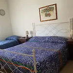 Antares Bed & Breakfast 3*