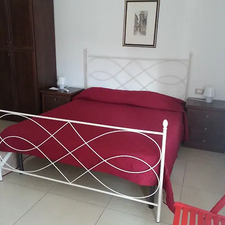 Antares לינה וארוחת בוקר 4*