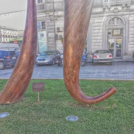 לינה וארוחת בוקר Antares 4*