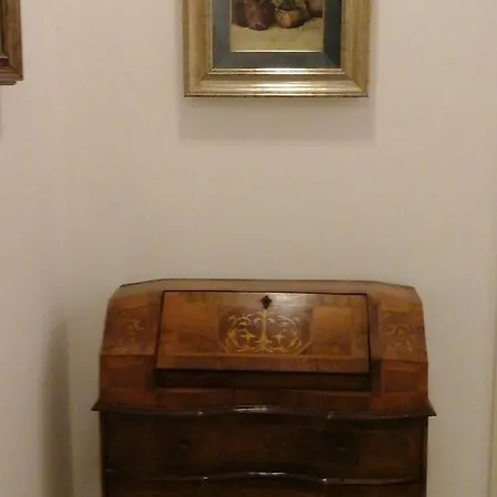 לינה וארוחת בוקר Antares סירקוזה